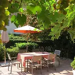 Pensionat Gaestehaus Huber - Traditional Sixties Feichten
