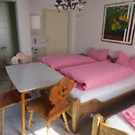 Gaestehaus Huber - Traditional Sixties Feichten