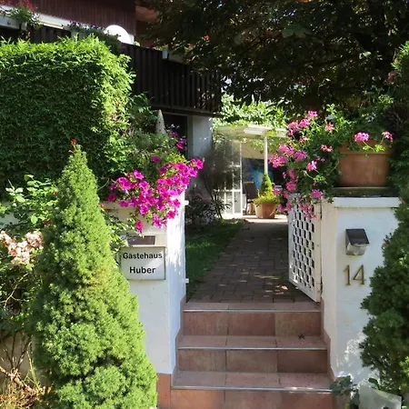 Gaestehaus Huber - Traditional Sixties Maison d'hôtes 3*